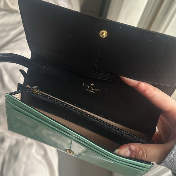 Kate Spade wristlet wallet - Picture 3 of 3